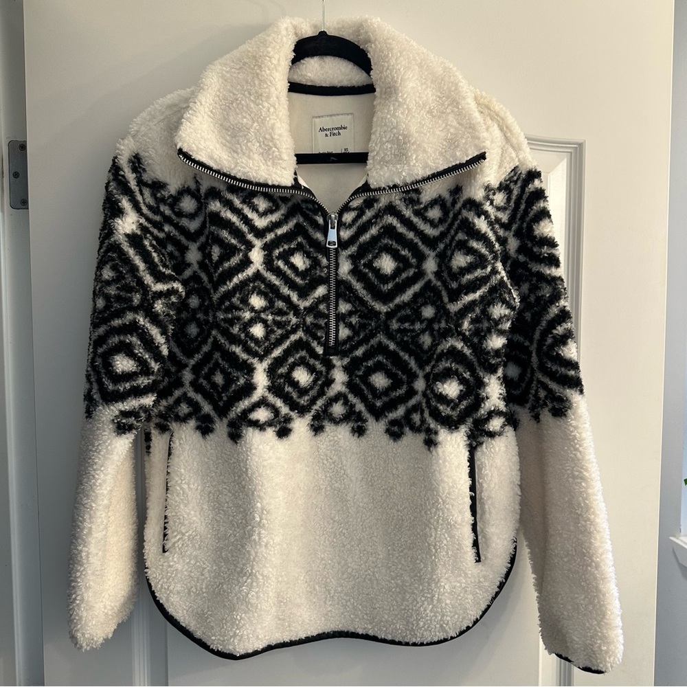 Abercrombie & Fitch Black and Cream Teddy Jacket